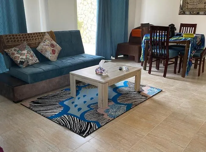 أرضي بجنينه في مارينا وادي دجله العين السخنه Three Bedroom With Garden In Marina Wadi Degla - For Families Only Casa vacanze Ain Sukhna