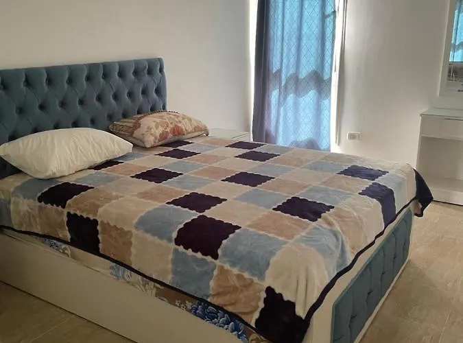 أرضي بجنينه في مارينا وادي دجله العين السخنه Three Bedroom With Garden In Marina Wadi Degla - For Families Only Casa vacanze *