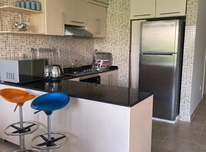 أرضي بجنينه في مارينا وادي دجله العين السخنه Three Bedroom With Garden In Marina Wadi Degla - For Families Only Casa vacanze *